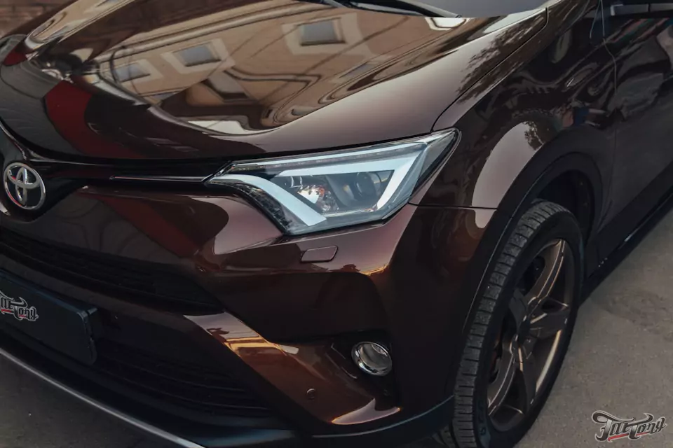 Предпродажная подготовка Toyota RAV4 в отделе детейлинга